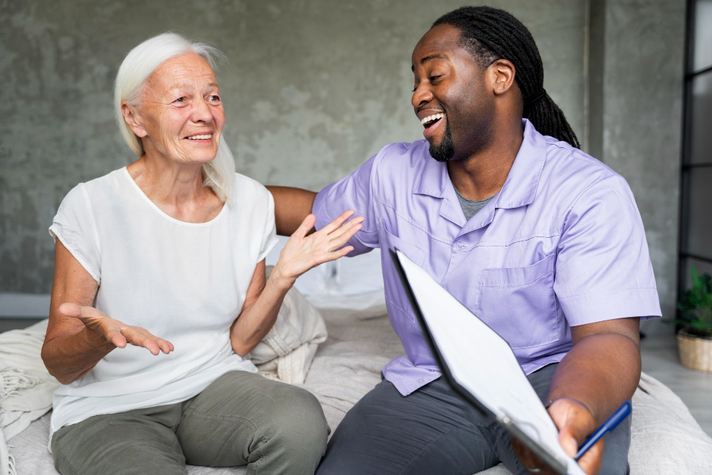 grand mère et un homme adulte