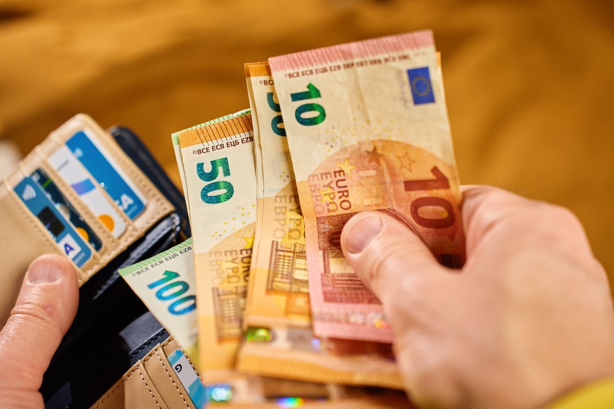 Quel salaire pour emprunter 100 000 euros ?